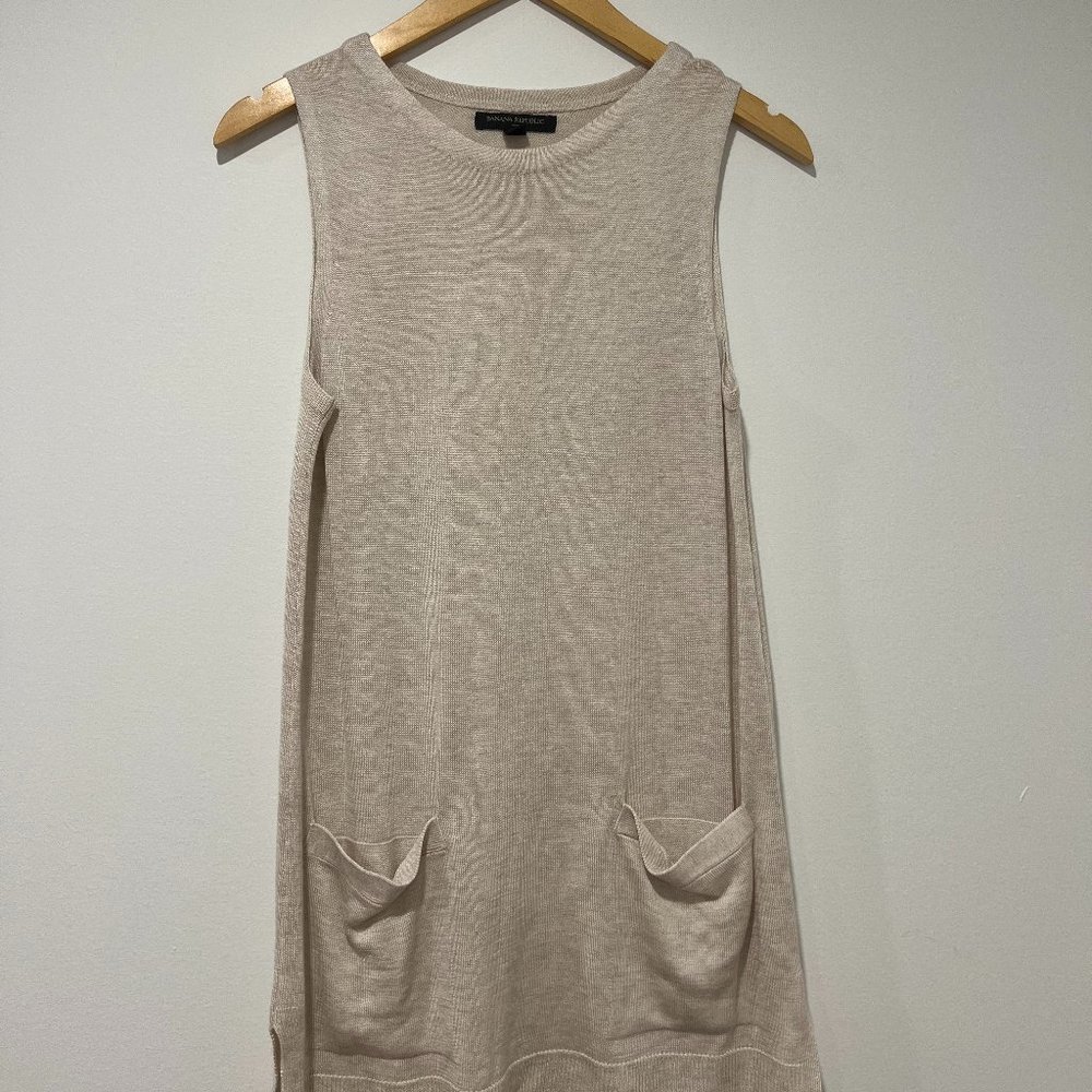 Banana Republic - Beige Knitted Sleeveless Sweater (Size XS)